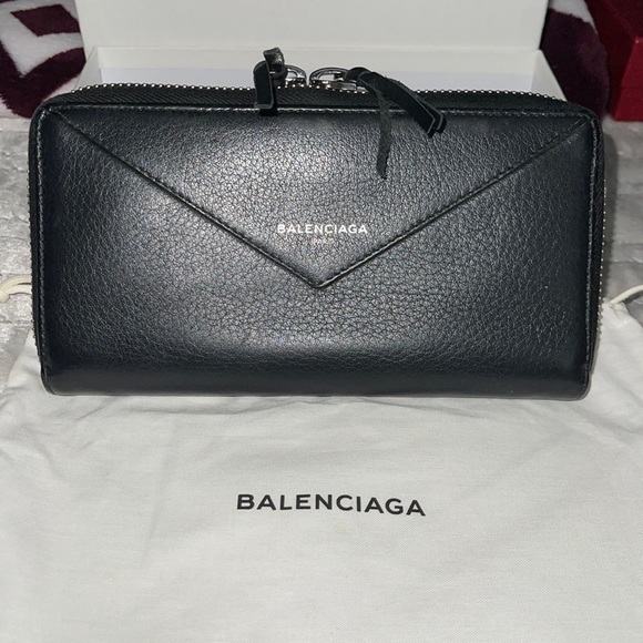Balenciaga wallet preloved excellent condition black leather full set. - Picture 1 of 12